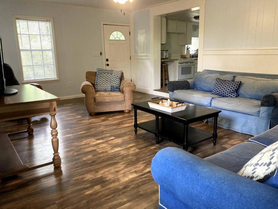 Tucked Away Newly Renovated 2 Bedroom/ 1 Bath Sleeps 8 Beaufort Exterior foto